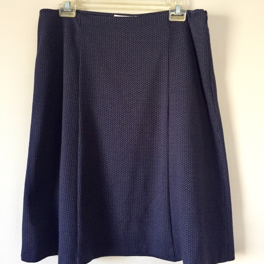 NWOT Navy and grey lined skirt